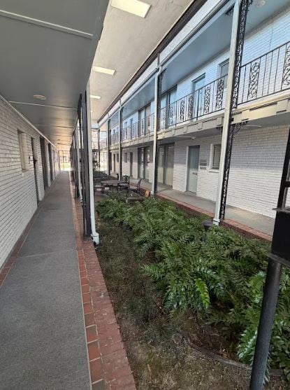 Building Photo - 2955 Ridgelake Dr