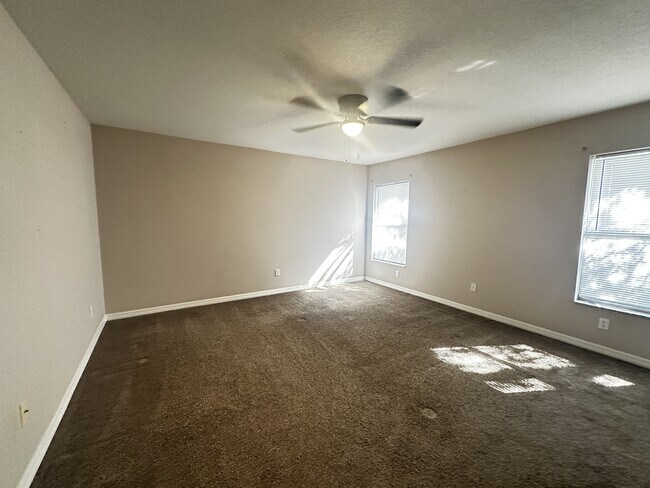 Building Photo - 3865 SW 138th Pl