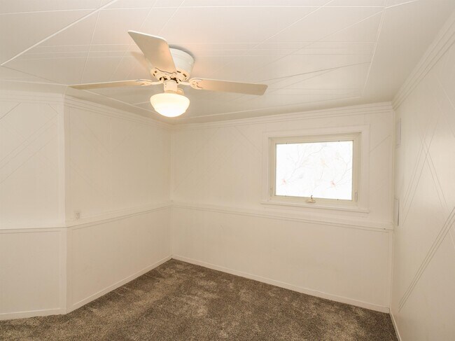 Building Photo - 143 S State St