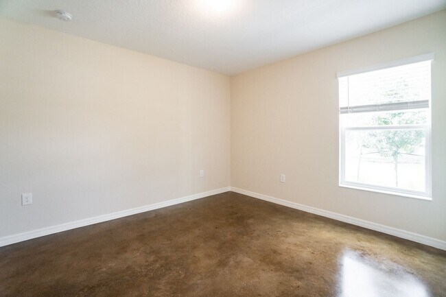 Building Photo - Beautiful 3/2 Energy Efficient 1 Story Att...