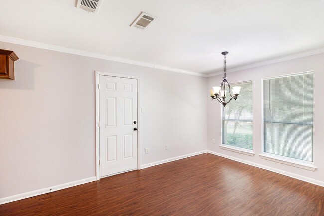 Building Photo - 6433 Leana Ave
