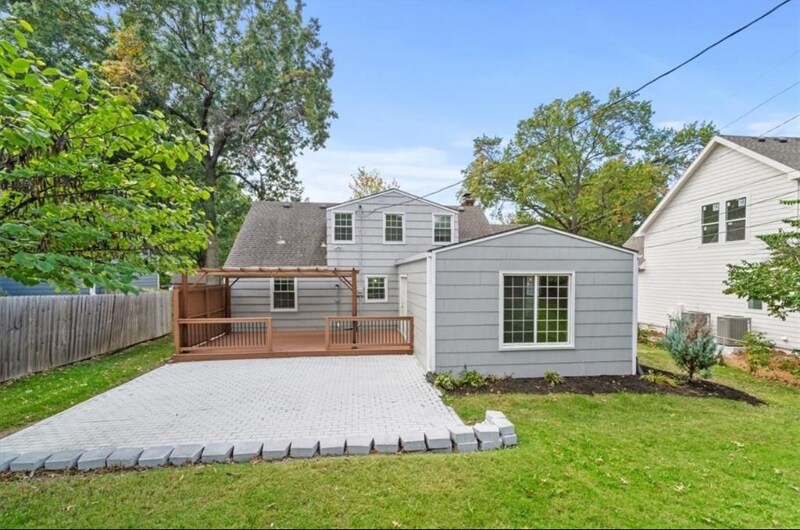 Building Photo - 3306 W 71st Terrace