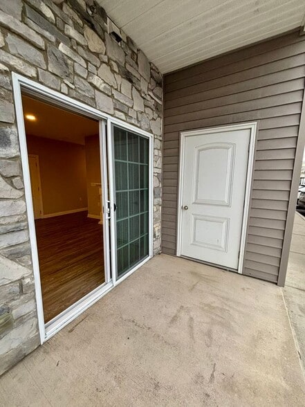 Building Photo - 2493 Sweet Home Rd