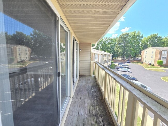 Building Photo - Beautiful 3 Bedroom 2 Bath Condo in Charlotte, NC Available for Rent