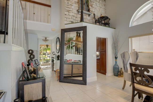 Building Photo - 3875 Circle Lake Dr