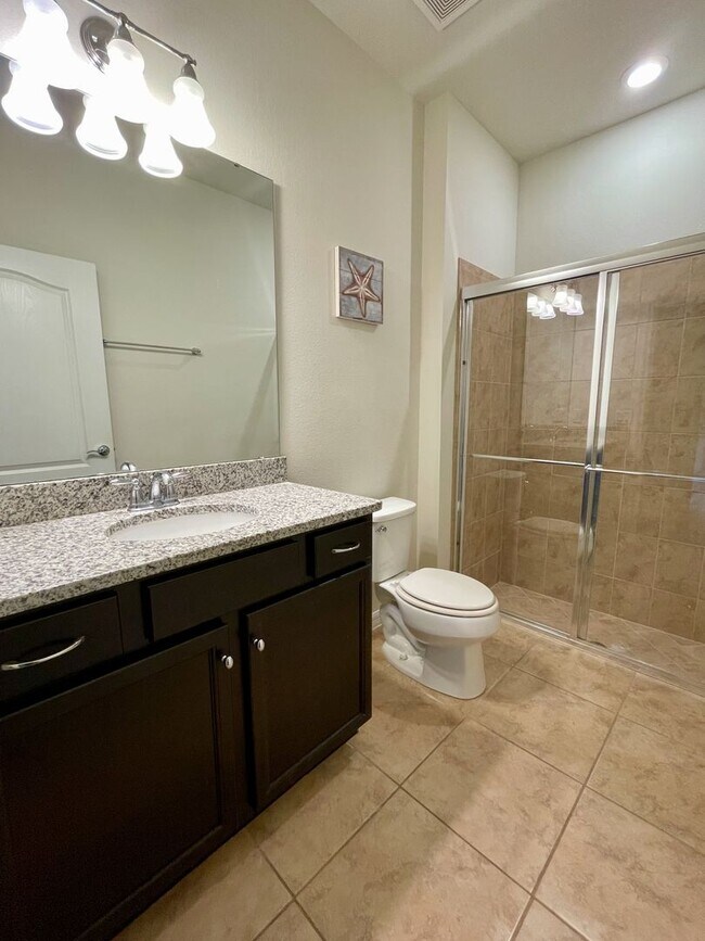 Building Photo - Spacious 5-Bed / 4.5-Bath Townhome w/ Private Pool & Sundeck in Gated Oakmont at Solterra Near Di...