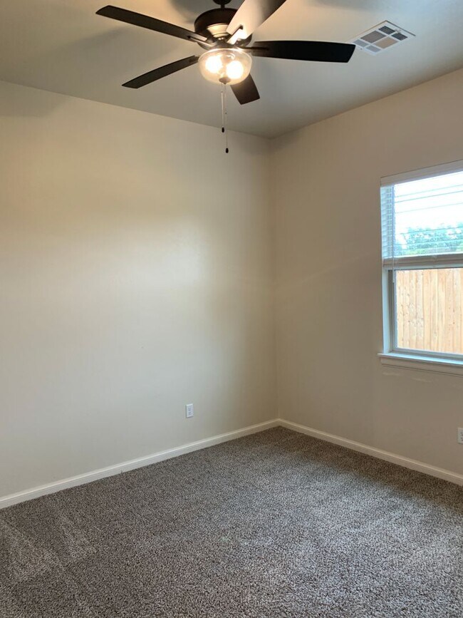 Building Photo - 3 bedroom, 3 bathroom, 2 car garage with a study in Gated Neighborhood