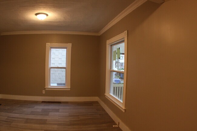 Building Photo - 62 Amherst St