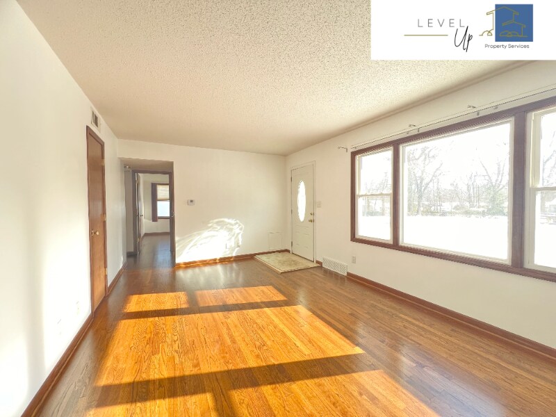 Building Photo - 5716 W 71st St