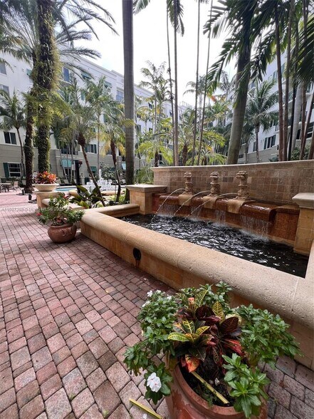 Building Photo - 510 NW 84th Ave