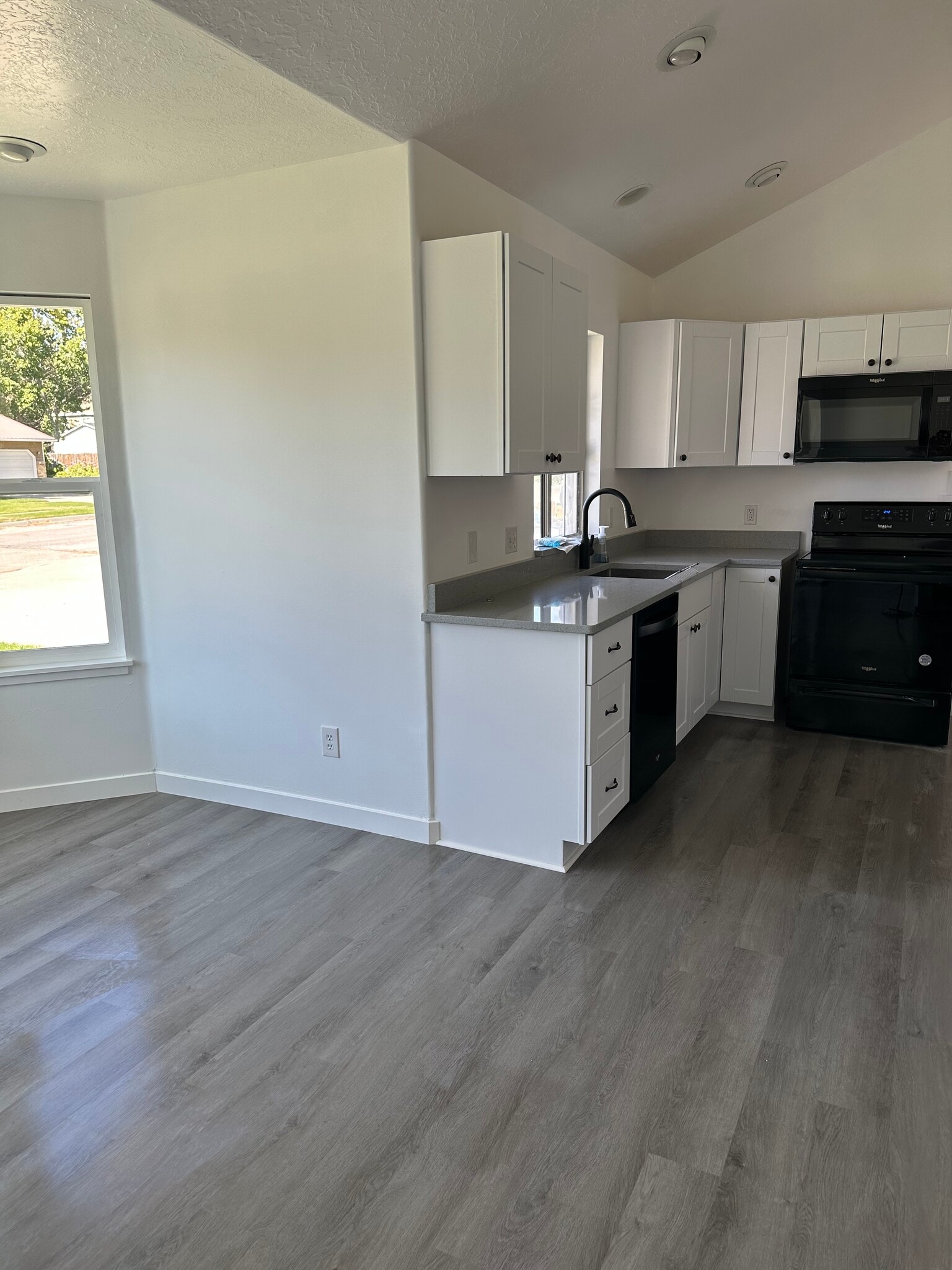 Building Photo - 614 N 550 E