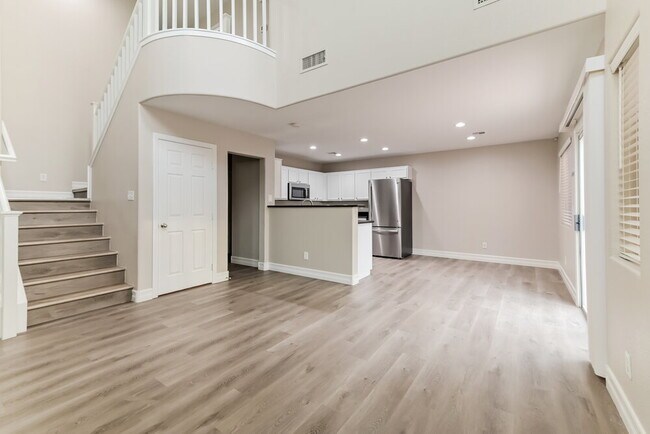 Building Photo - 10355 Missouri Meadows St