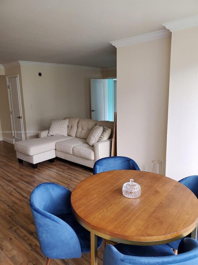 Building Photo - 1 bedroom in Sunny Isles Beach FL 33160