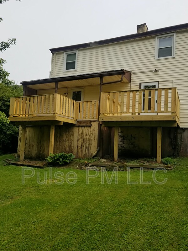 Building Photo - 816 Montague Rd