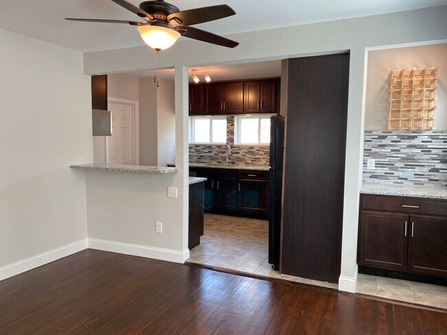 Building Photo - Renovated home in Southwest Gardens