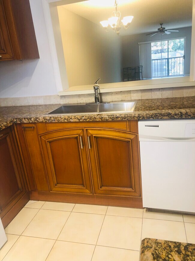 Building Photo - 2825 NW 22nd Ave