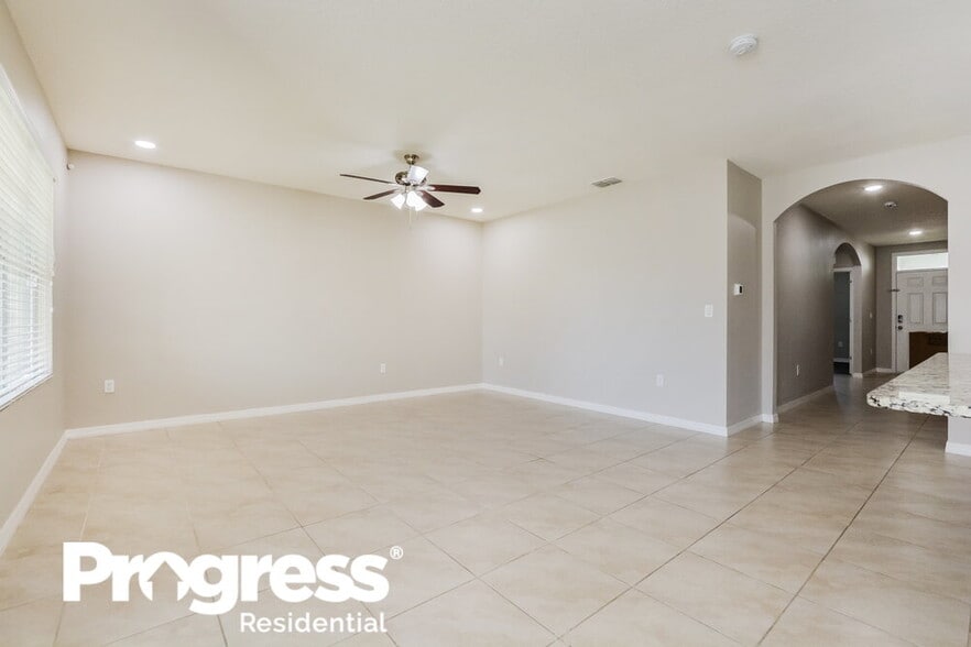 Building Photo - 5120 Star Ruby Ave