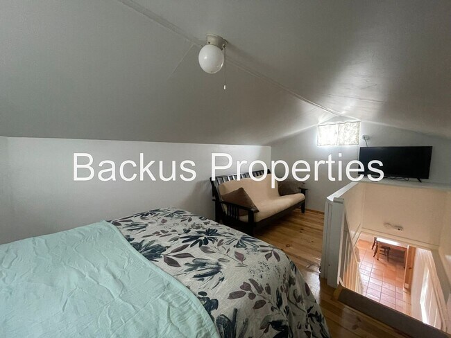 Building Photo - Wonderful furnished loft in upper Seaside