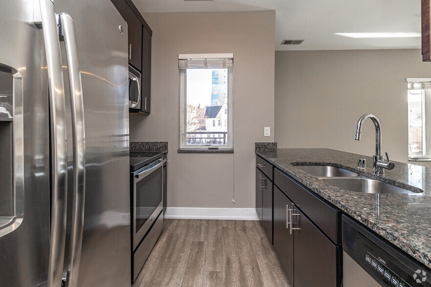 1BR/1BA - Kitchen - Flats 1809