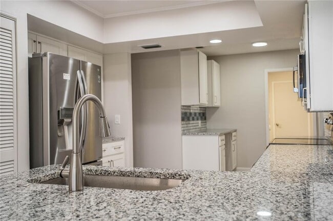 Building Photo - 4315 Creekwood Ln