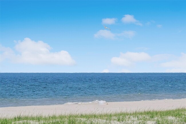 Building Photo - 846 Dune Rd