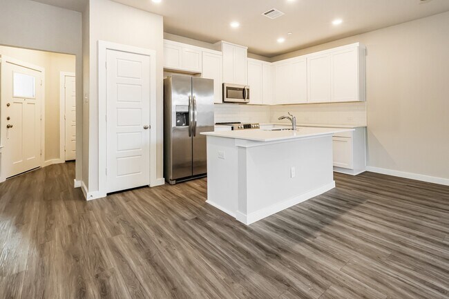 Building Photo - 18326 W Centro Cir