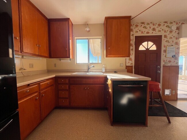 Building Photo - Spectacular Retro Home in a Rural Setting with Views and Space