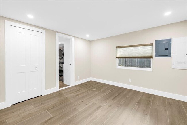 Building Photo - 4891 Venetian Blvd NE