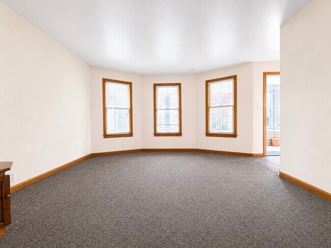 Building Photo - 16 Highland Ave