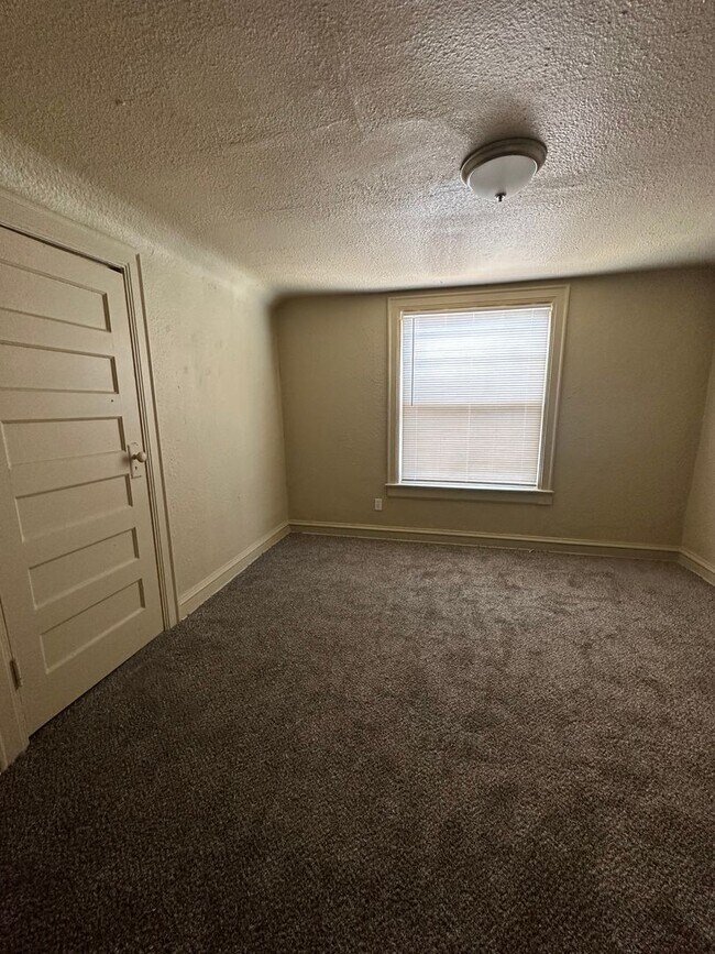 Building Photo - 4405 Norledge Ave