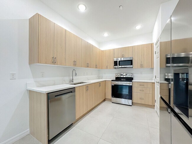 Building Photo - Townhouse For Lease in Saint Cloud