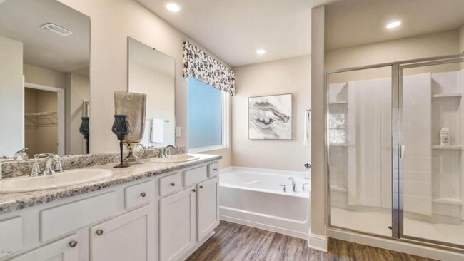 Building Photo - 10222 Orchid Magnolia Dr