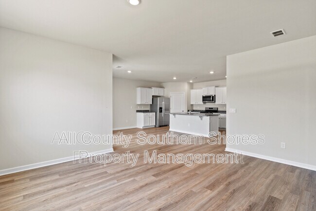 Building Photo - 215 Konik St