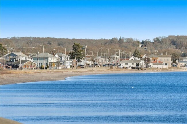 Building Photo - 15 Cedar Ave