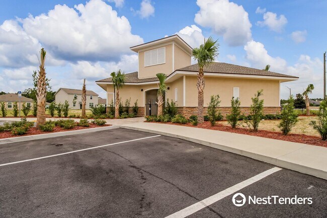 Building Photo - Four Bedroom Just Off Amelia Concourse!