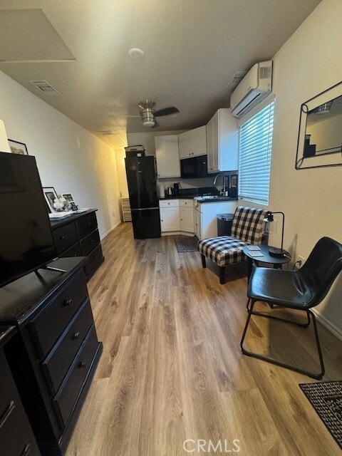 Building Photo - 1418 Oxford Ave