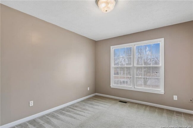 Building Photo - 7132 Summerlin Dr