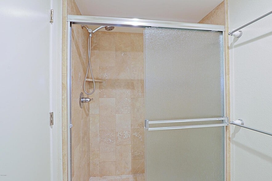 Ensuite shower - 9463 E Jenan Dr