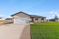 Building Photo - 392 Rock Dove Loop