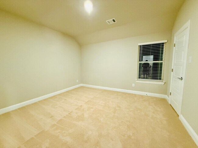Building Photo - 5612 Bonnie Dr