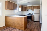 Building Photo - 2319 Ridgeway Dr