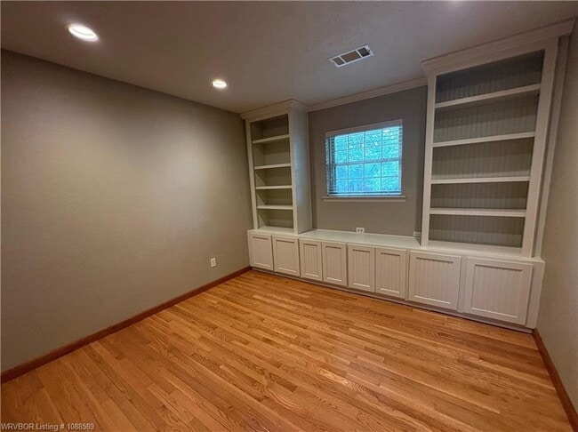 Building Photo - 3700 Dallas St