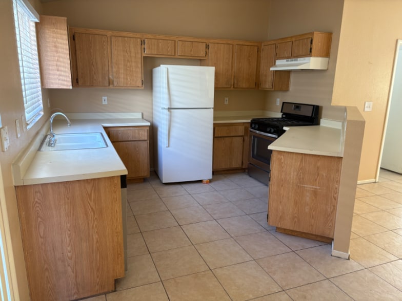 Building Photo - 4176 Riker Ave