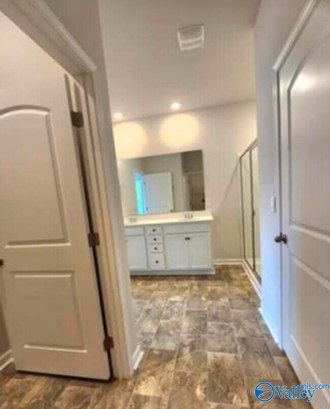 Building Photo - 101 Canonbury Dr