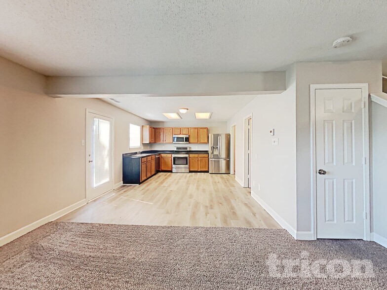 Building Photo - 2117 Westmere Dr