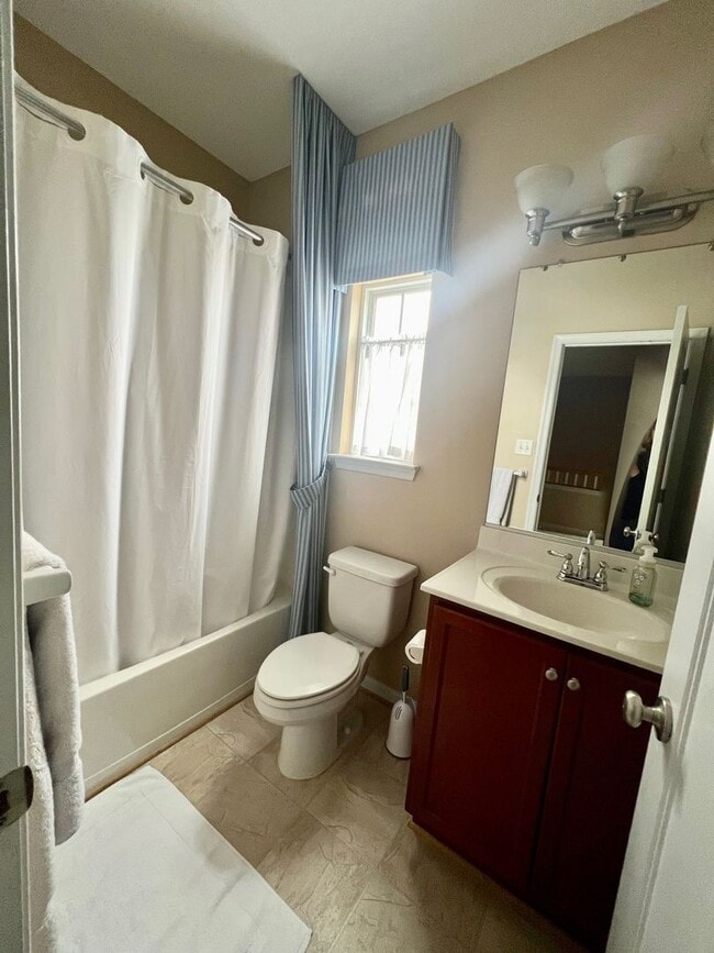 Building Photo - 3BD/2.5BA End Unit Condo in Harbor Walk! B...