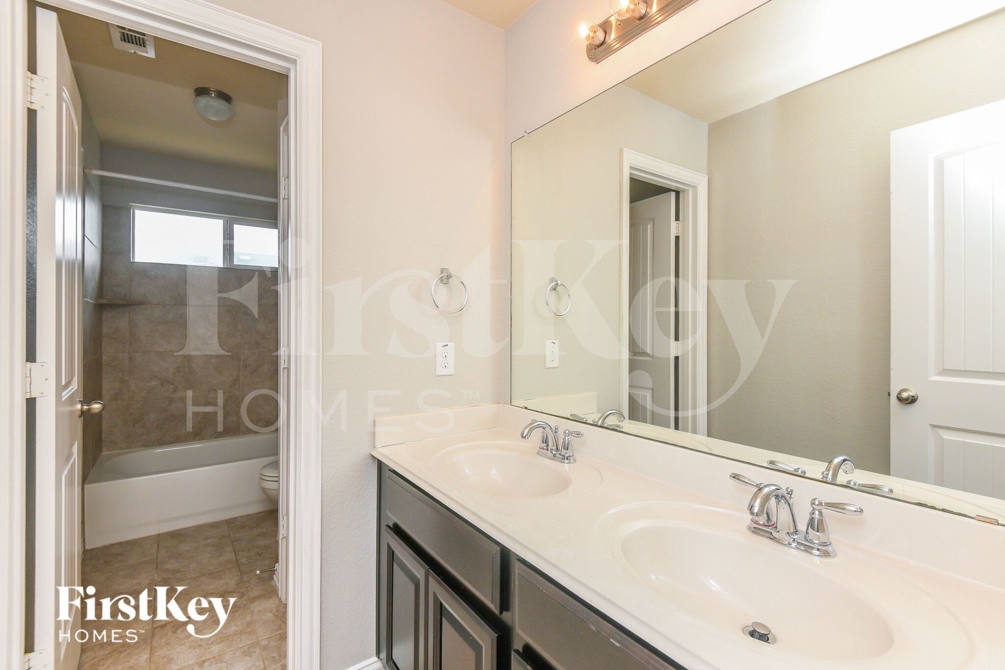 Building Photo - 520 Glacier St