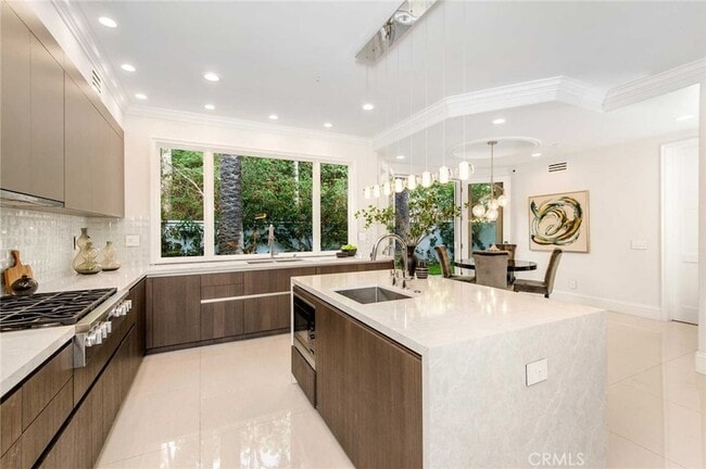 Building Photo - 1756 Clear View Dr