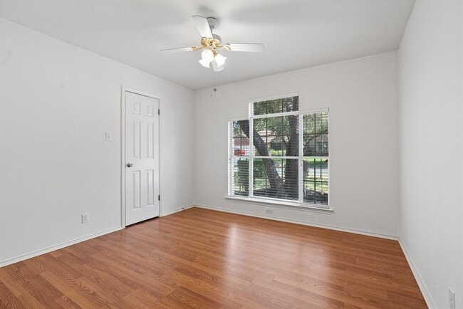 Building Photo - 2100 Desco Dr