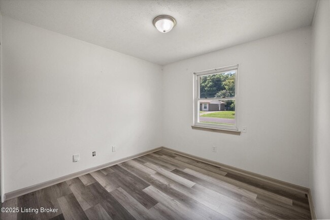 Building Photo - 5417 Cedarwood Dr